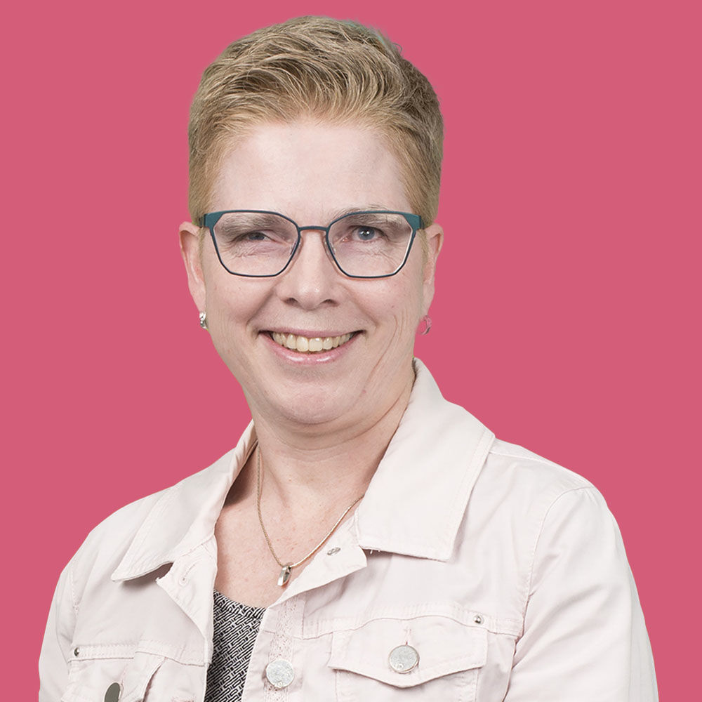 Porträtbild von Marianne Plüss Porträtbild von Marianne Plüss