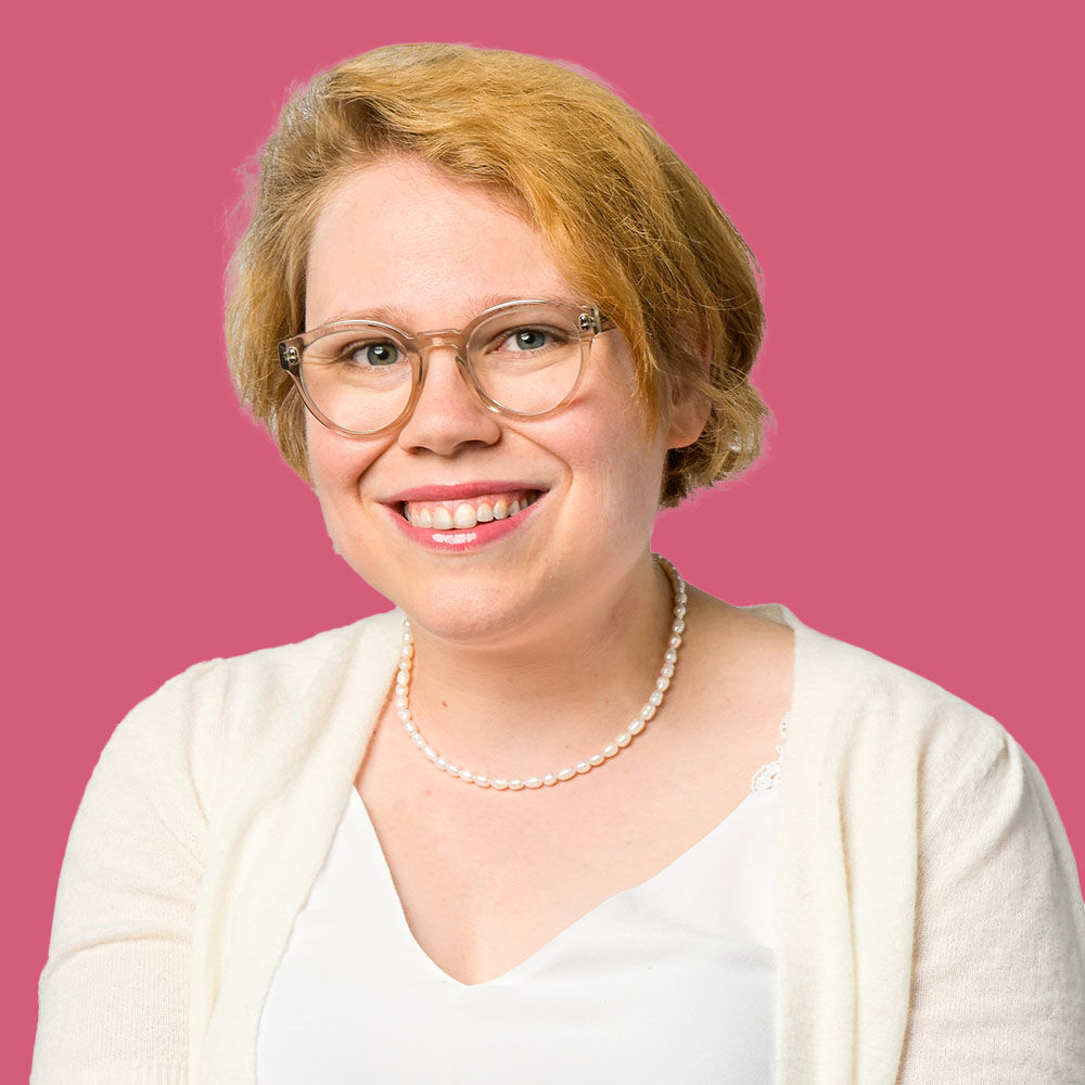 Porträtbild von Simone Feuerstein Porträtbild von Simone Feuerstein