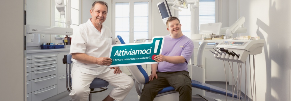 Dentista con paziente con disabilità