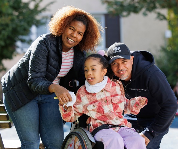 Ainara avec ses parents